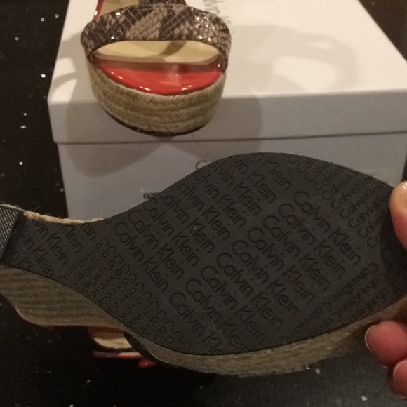 Size 6.5 Calvin Klein Espadrilles - Picture 3 of 8